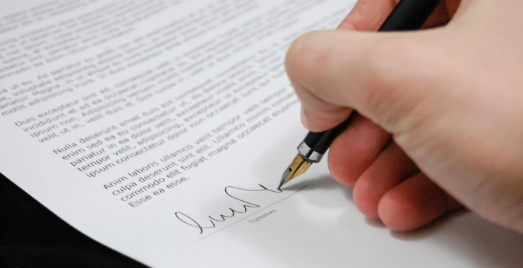 How Insurance Outsourcing Speeds Up Endorsements and Renewals